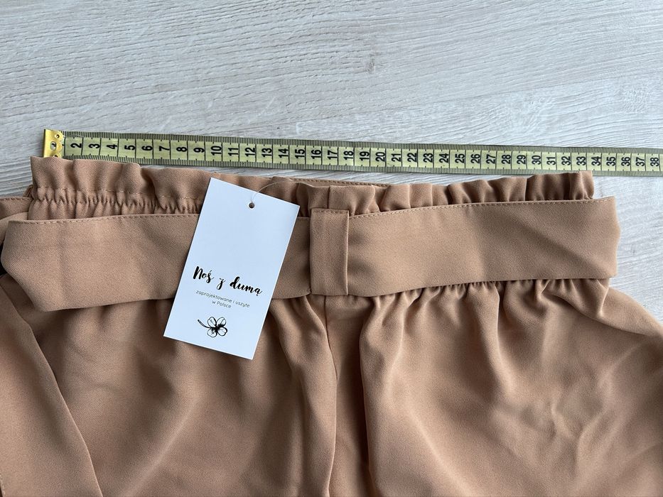 Nowe z metka szorty karmel M L