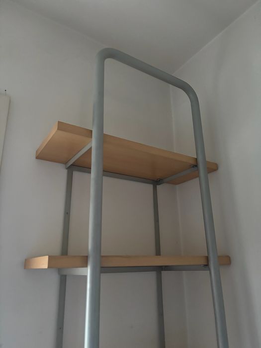 Cama solteiro com gavetão + 2 colchões + estantes