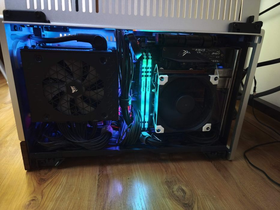 Mini-ITX PC ( RTX 4070 Ti, 32Gb Ram, 3.5 Gz proc, SSD ( 2+4TB)750w pow