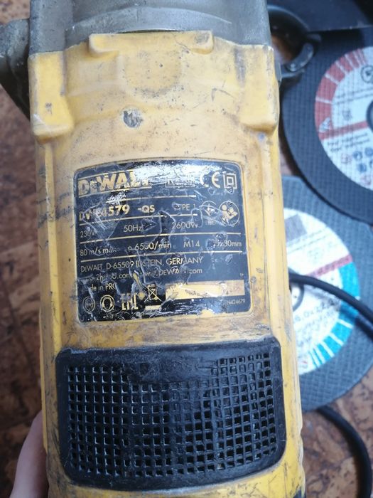 Болгарка   Dewalt