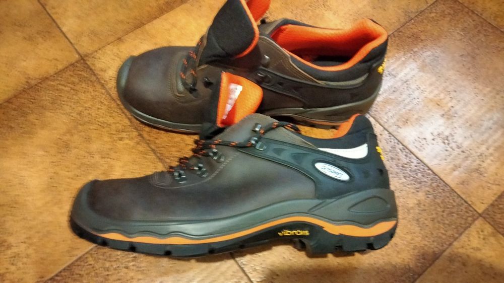 Продам нові робочі черевики італійського виробника !