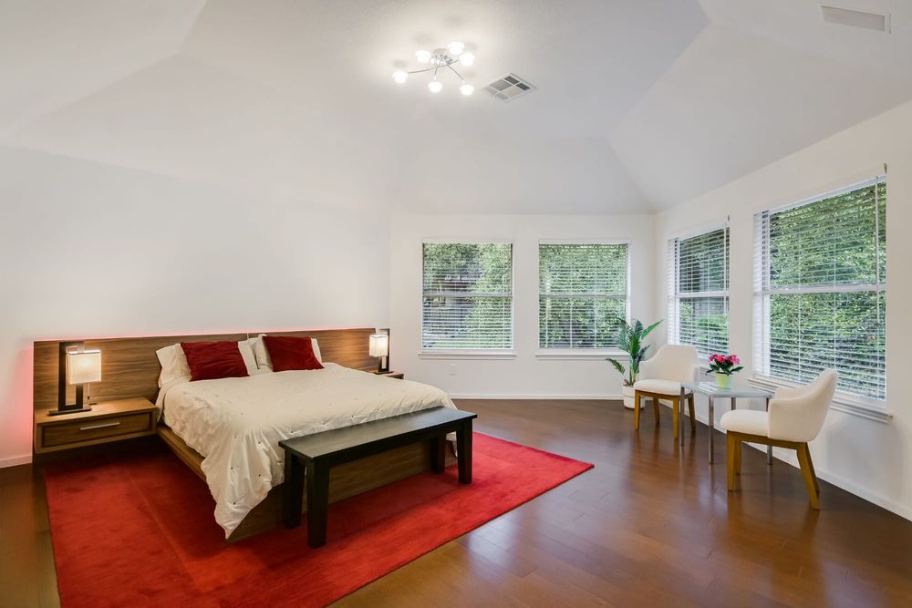 Nordic wood bed and side tables (cama e mesas de cabeceira )