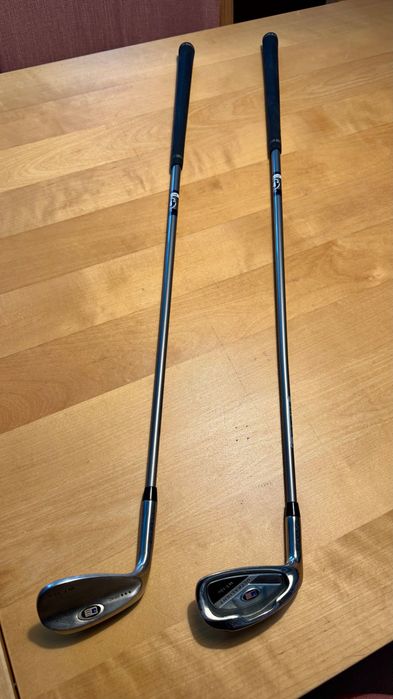 Tacos de Golf criança 7 e Sand Wedge canhoto