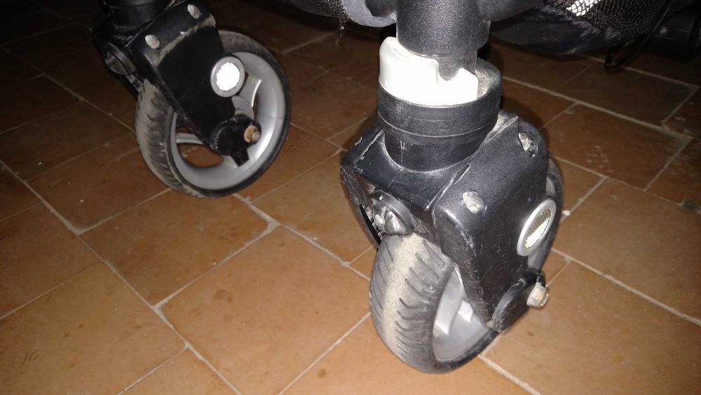 Продам нижнюю часть детской коляски трансформера Teutonia