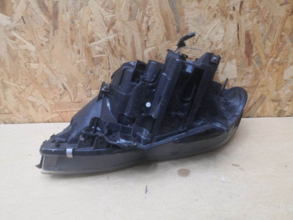Reflektor przedni prawy BMW x5 e53 lift UK
