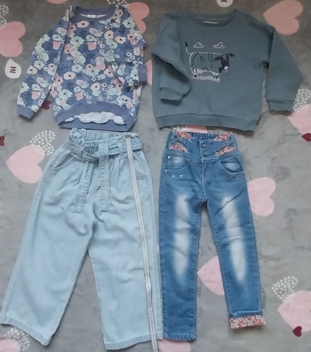 Продам комплект речей на дівчинку 4 років