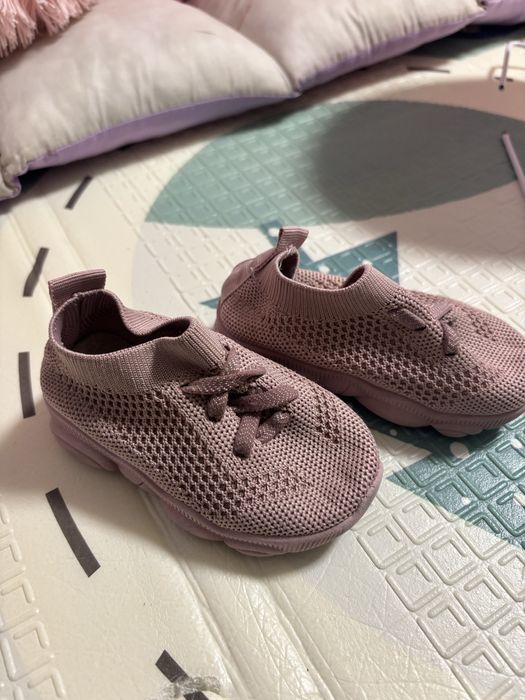 3 пари дитячого взуття