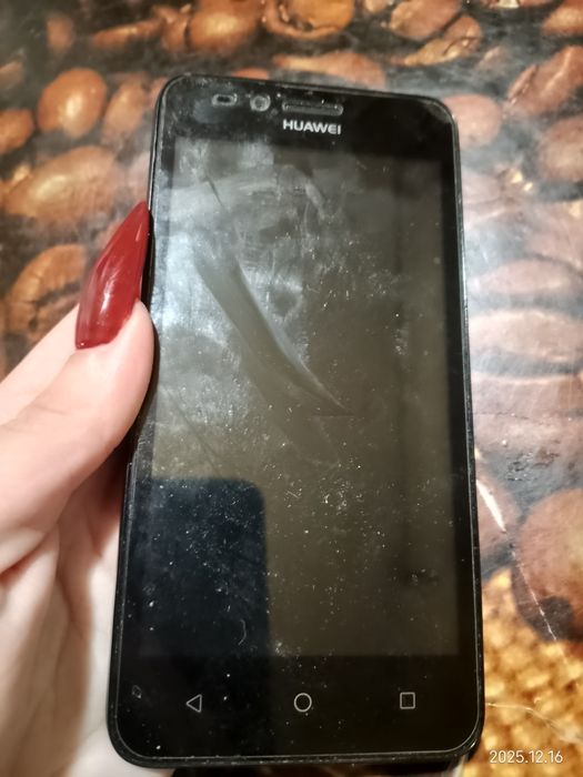 Телефон Хуавей старого образца 8гб