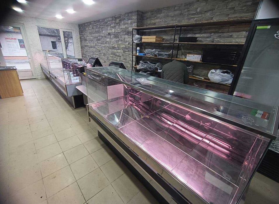 Гастрономічна холодильна вітрина гнуте скло/КУБ під м'ясо,ковбаси,рибу
