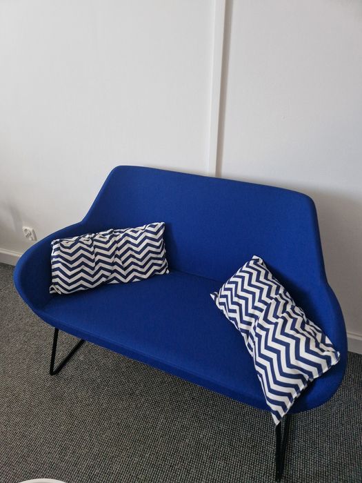 Zestaw mebli biurowych Sofa Profim 2 Krzesla Profim 2 Stoliczki mały duży