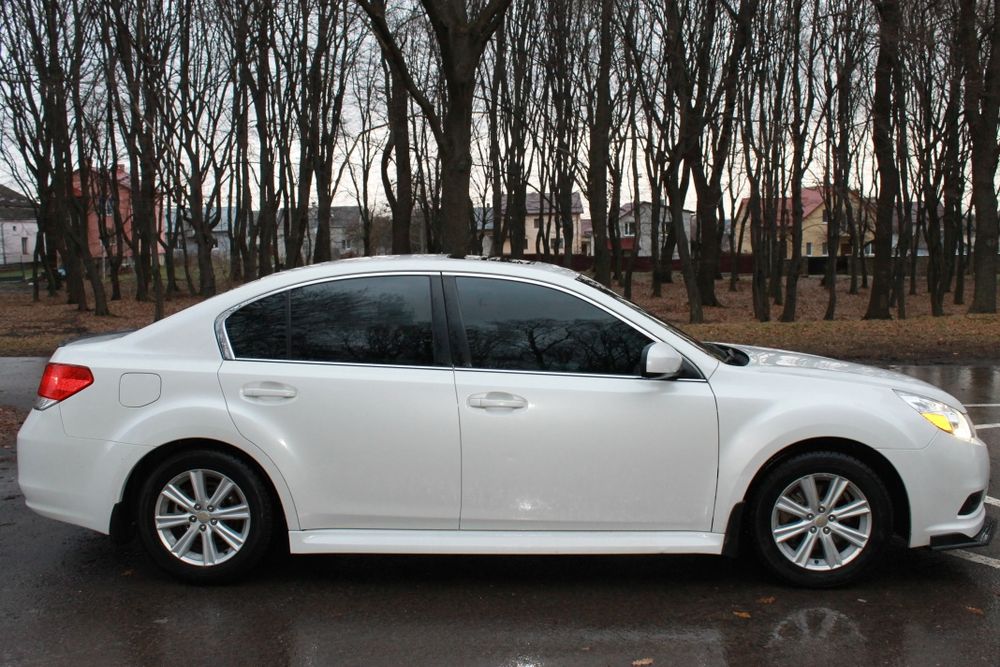 Subaru legacy premium