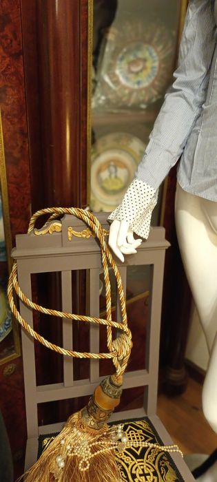 Cadeira de sala de estar/entrada pintada à mão acolchoada com veludo