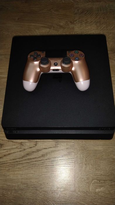 Konsola PS4 Slim
