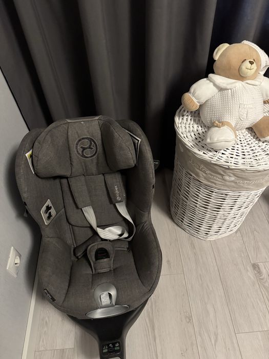 Автокрісло Cybex з базою