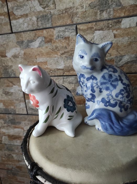 Porcelana kotek niebieski