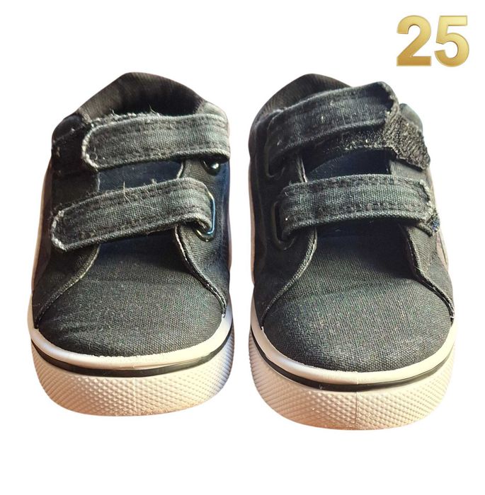 Sapatilhas Pretas Up 25