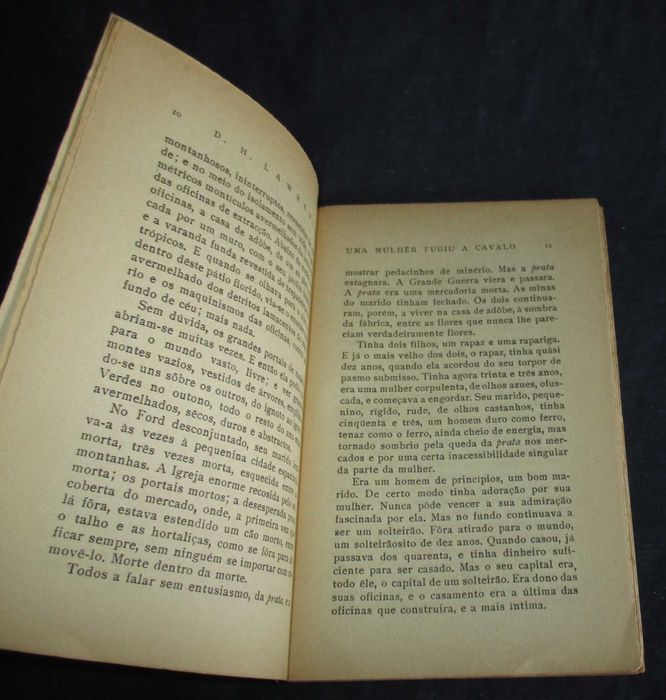 Livro Uma mulher fugiu a cavalo D. H. Lawrence