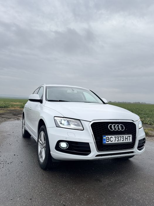 Audi Q5 2015 року.