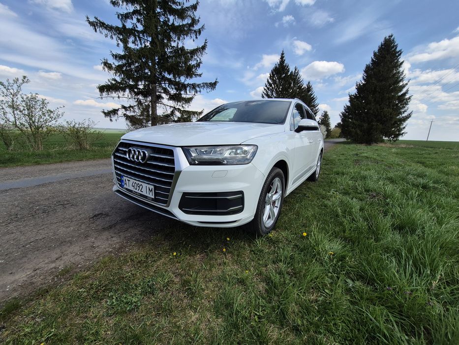 Audi  Q7                .