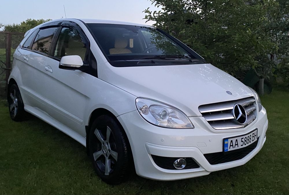 Продам Mercedes B180 2008 автомат 2.0 турбо дизель
