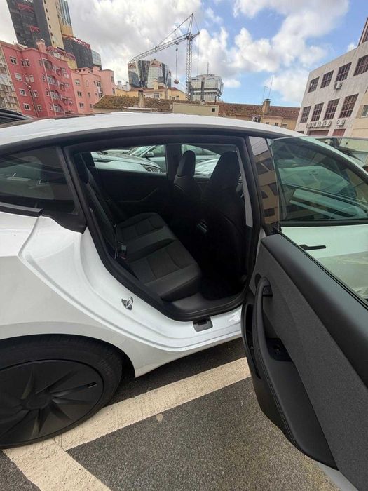 Tesla Model 3 2025 - AUTONOMIA 534KM -  ALUGUER TVDE 400€