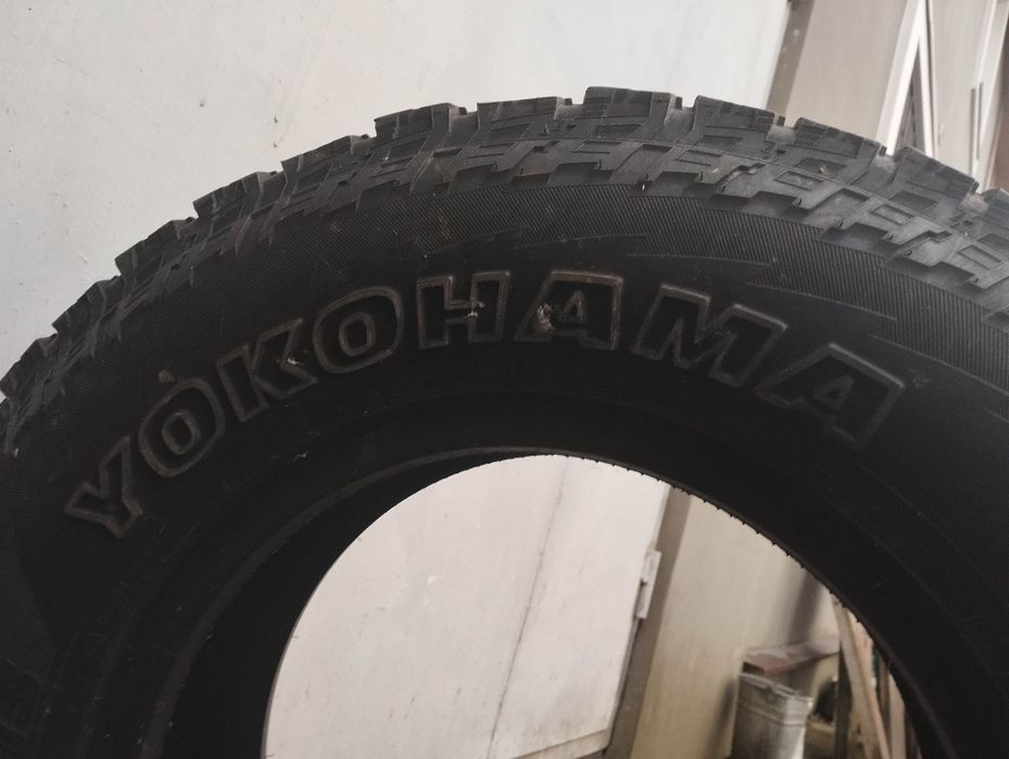Зима болотна резина YOKOHAMA GEOLANDER AT 215/85/16 AT шини BF Gudr