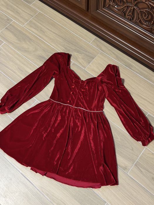 Шикарна велюрова сукня