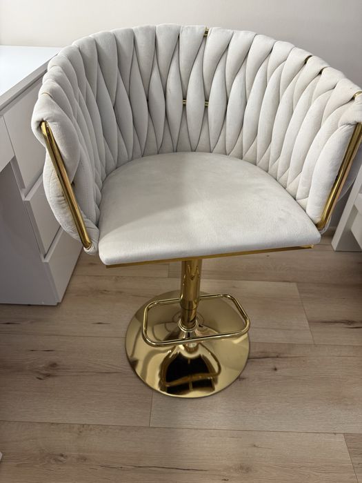 Krzesło welurowe idealne do toaletki