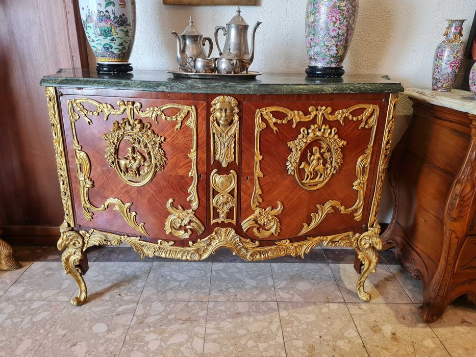 Restauros e pinturas em moveis e compra de antiguidades