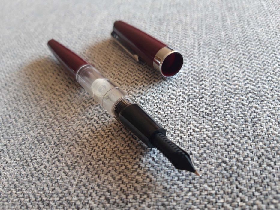 Caneta de tinta permanente
