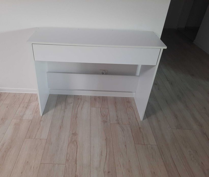 Toaletka Lucy ķomódka