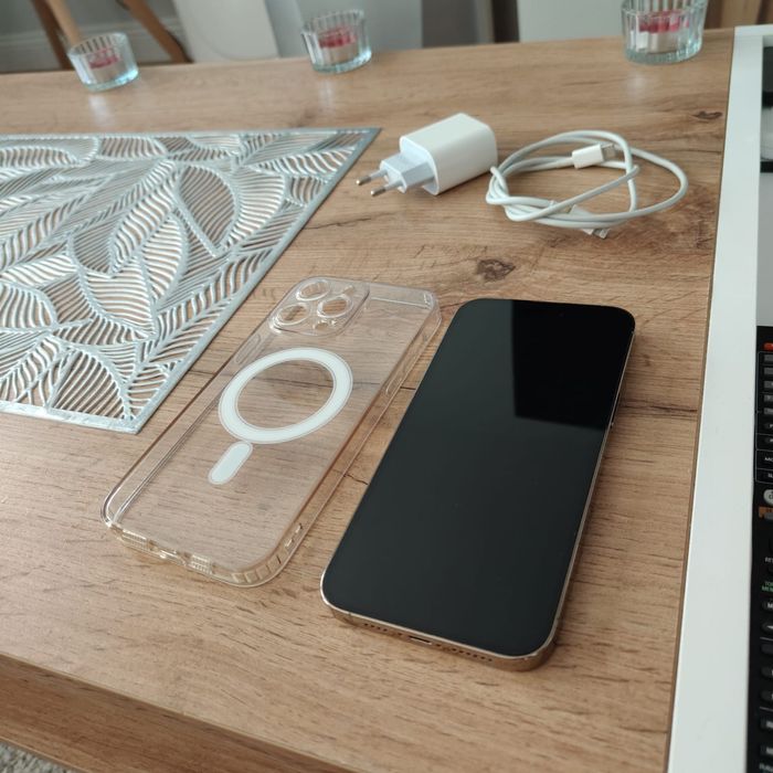 Sprzedam iPhone 14 Pro Max 256 GB Gold – idealny stan + zestaw dodatków