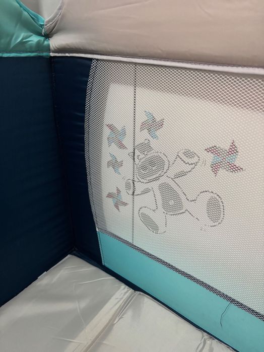 Cama portátil para bebé + parque