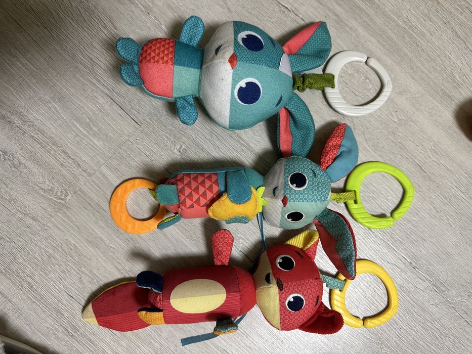 Іграшки підвіски на коляску tiny love infantino
