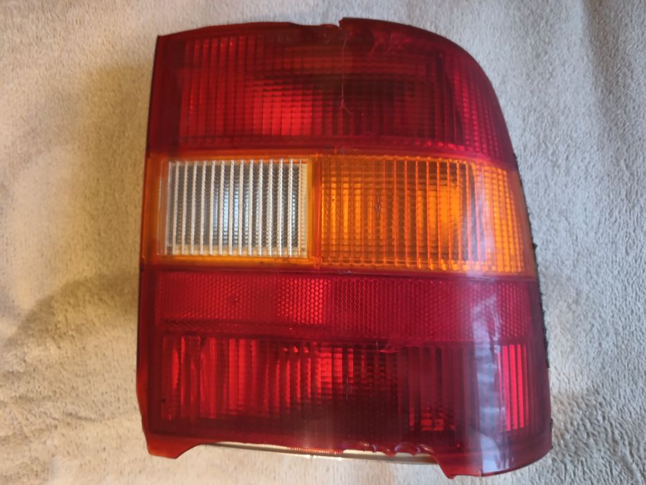 Фонарь задній правий для Opel vectra  12.870748