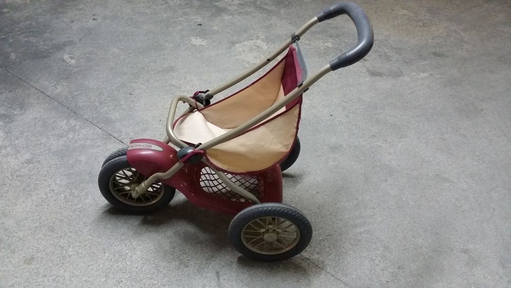 Carrinho e ovo de brincar