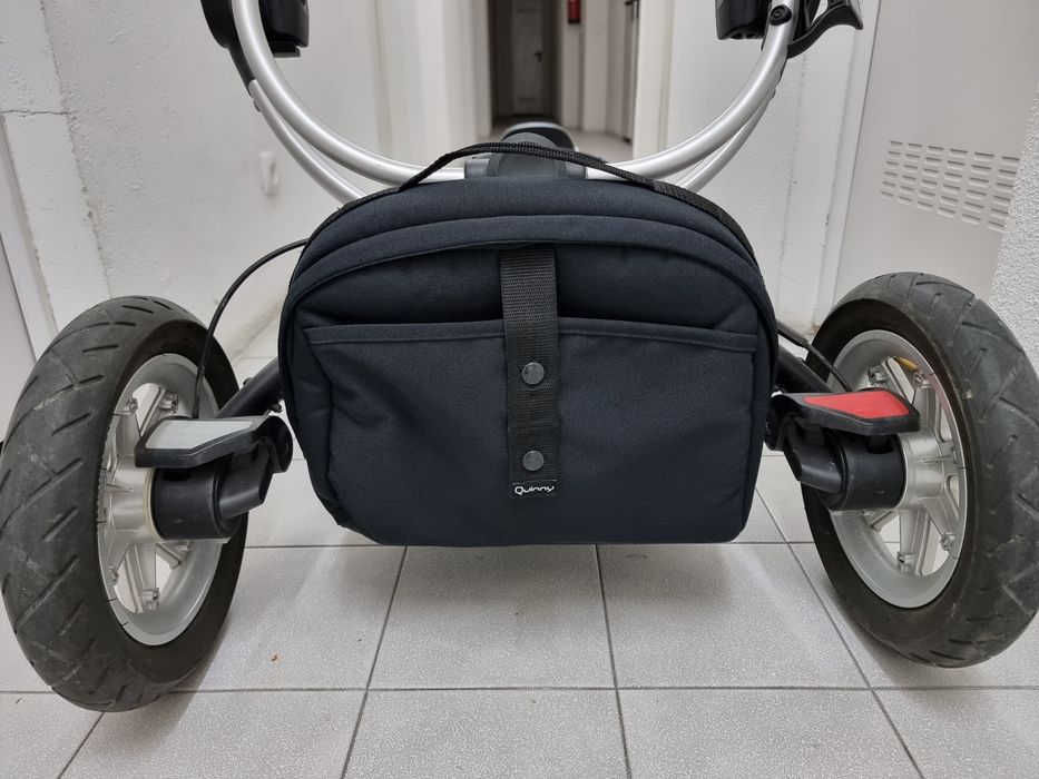 Carrinho de bebé Quinny (com oferta)