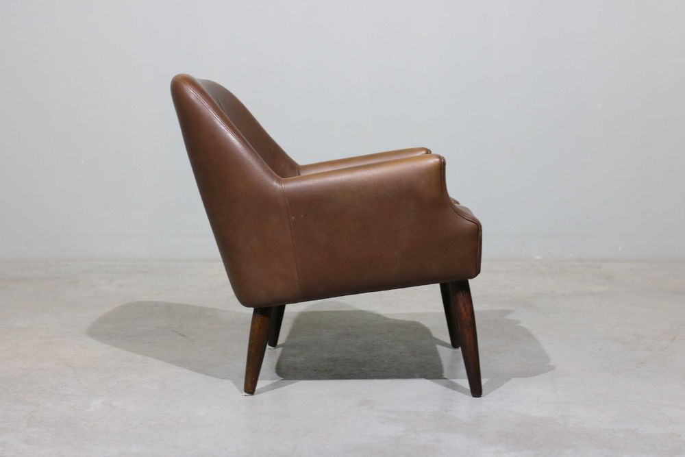 Poltrona vintage em couro | Design Nórdico | Mobiliário Vintage