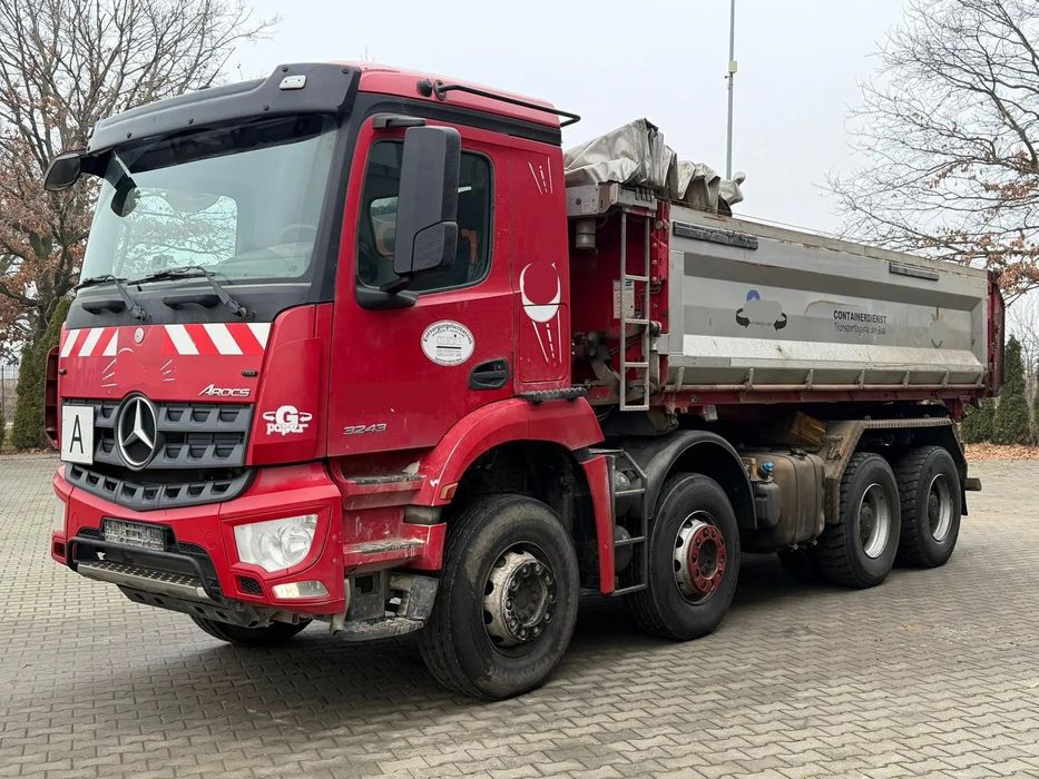 Mercedes-Benz AROCS 3243 8x4 WYWROTKA TRÓJSTRONNA Z BORDMATIKIEM  Świeżo sprowadzony z Niemiec!