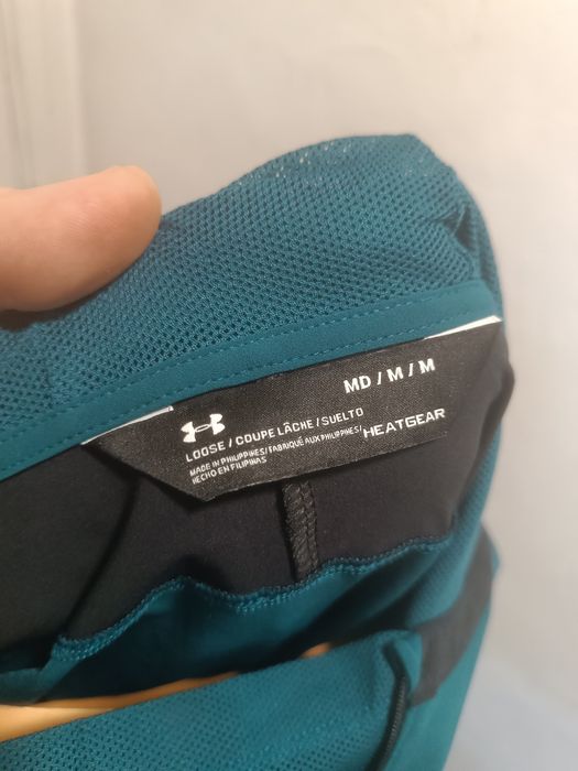 Жіноча куртка M  Under Armour, легка, синя, вітровка HeatGear для бігу