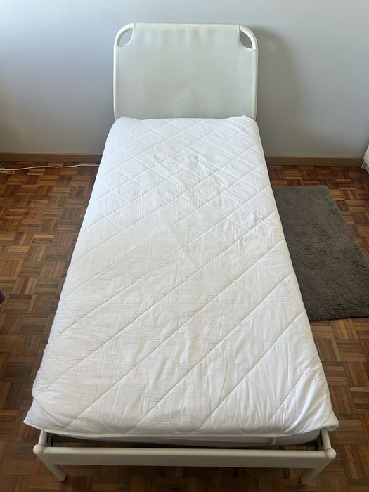 Cama solteiro 90x200 cm + Colchão + Protetores de Colchão
