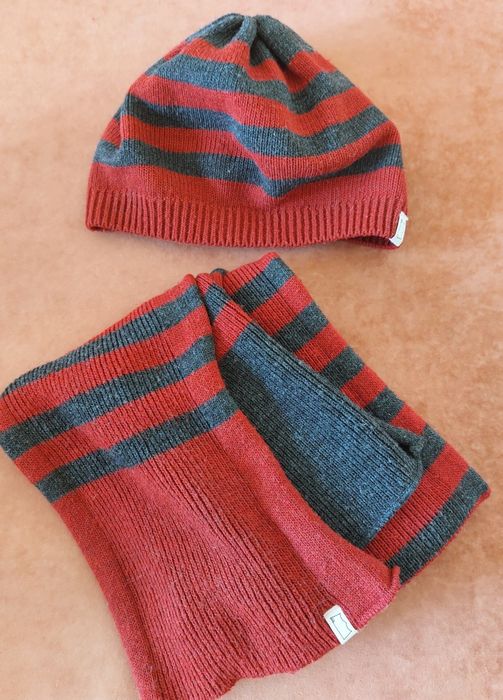 Шапка з шарфом Levi's
