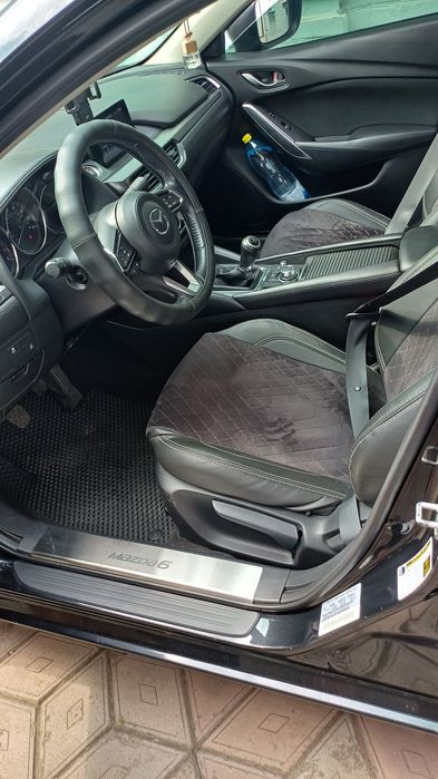 Автомобіль Mazda 6