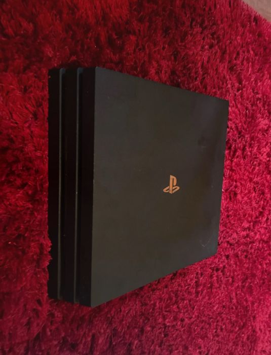 Playstation4 pro com comando e cabos inckuido