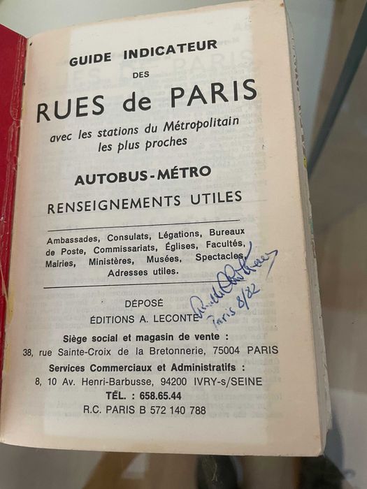 Livro "Plan de Paris par Arrondissement "