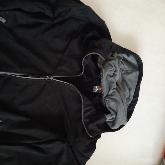 Bluza dresowa chłopięca męska r. M/L kaptur czarna