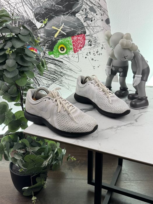 Кросівки Nike Revolution 38.5 розмір Е10451