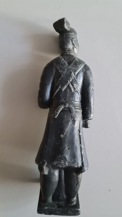Świeca przypominająca żołnierz Armii Chińskiej
