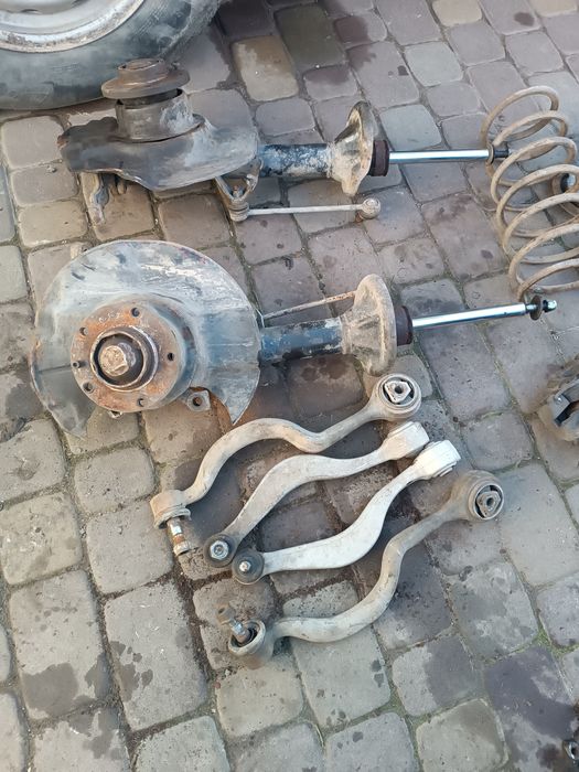 Стойки БМВ е34 BMW E34 амортизатори