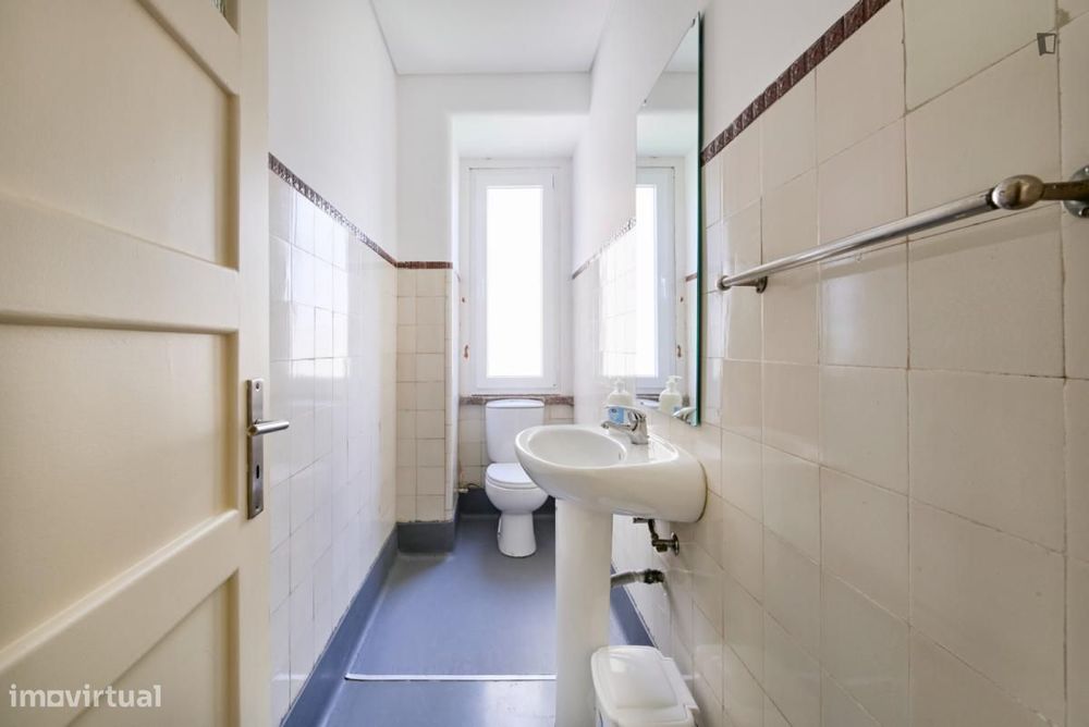 Quarto - localizado em Alameda Lisbon